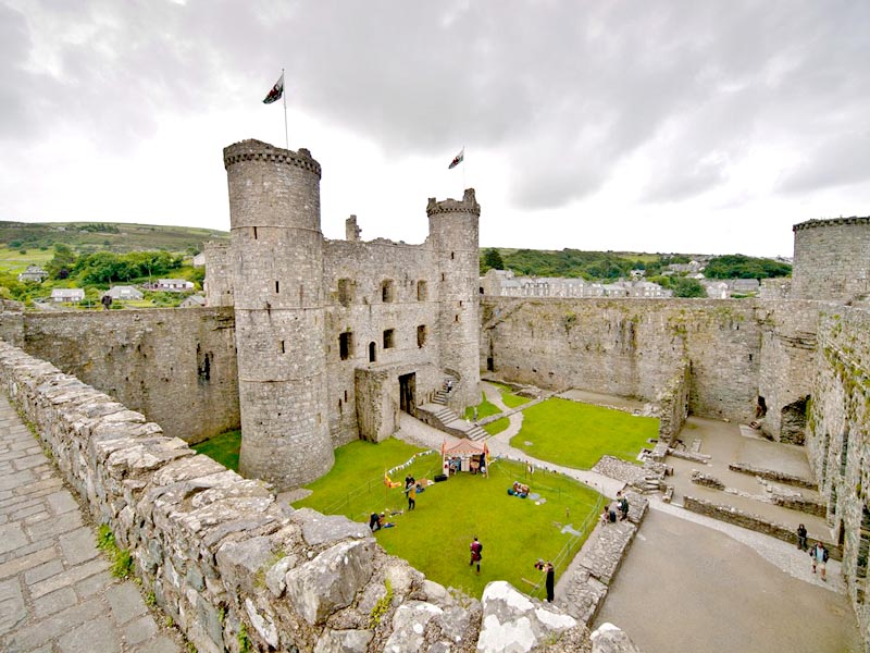  Harlech Centre