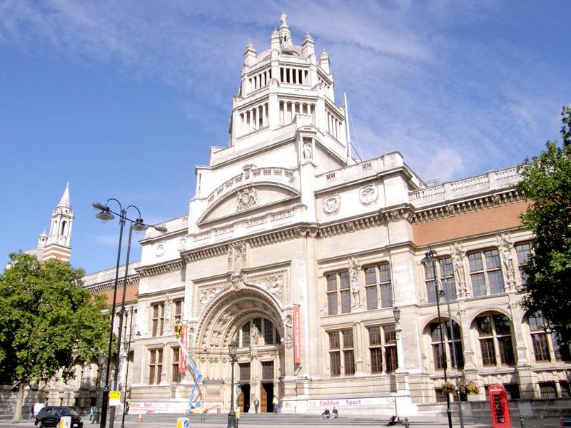  Victoria and Albert Museum